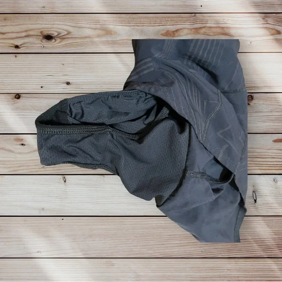 Brooks Chaser Running Shorts 3” with Liner Size Medium Black and Gray Pattern - Picture 6 of 6